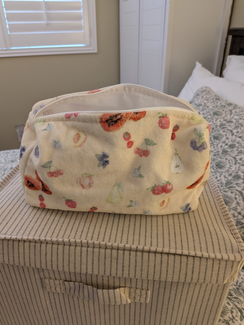 Djerf Avenue Terry Beauty Bag Fruit 🍓🍑